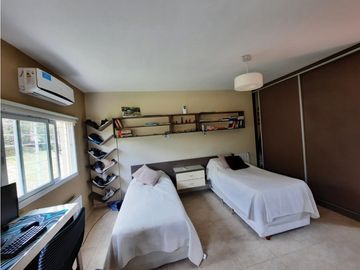 VENTA-CASA 2 DORMITORIOS-VILLA CARLOS PAZ-VISTA ÚNICA.