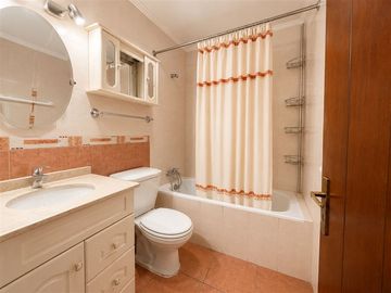 Amplia Casa Familiar 4D/2B/1E P14 Av la Florida, la Florida