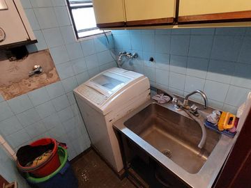 PH 5 AMBIENTES AL FRENTE CON ENTRADA INDEPENDIENTE Y COCHERA SIN EXPENSAS EN VENTA EN FLORES