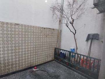 PH 5 AMBIENTES AL FRENTE CON ENTRADA INDEPENDIENTE Y COCHERA SIN EXPENSAS EN VENTA EN FLORES