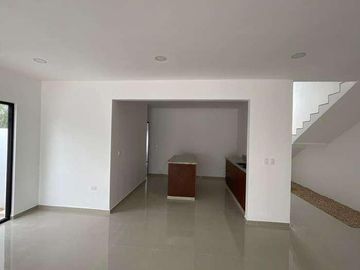 CASA EN VENTA EN PRIVADA PRADERAS DEL MAYAB