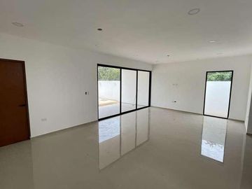CASA EN VENTA EN PRIVADA PRADERAS DEL MAYAB
