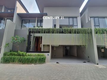 Dijual Rumah Brandnew Modern Minimalis Ada Kolam Renang