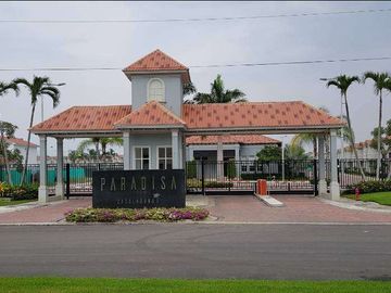 Venta de elegante Casa modelo Marina a estrenar en Urb. Casalaguna/ a 5 min. de Riocentro Dorado.