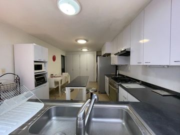 San Jerónimo Aculco, Casa en venta con amplia terraza y roof garden.
