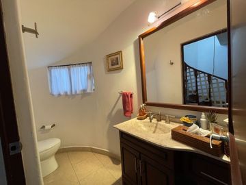 San Jerónimo Aculco, Casa en venta con amplia terraza y roof garden.