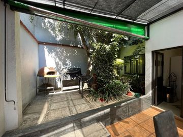 San Jerónimo Aculco, Casa en venta con amplia terraza y roof garden.