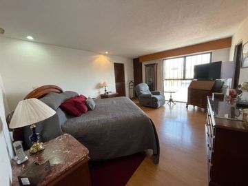 San Jerónimo Aculco, Casa en venta con amplia terraza y roof garden.