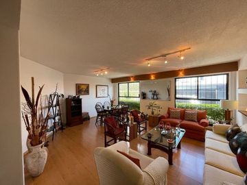 San Jerónimo Aculco, Casa en venta con amplia terraza y roof garden.