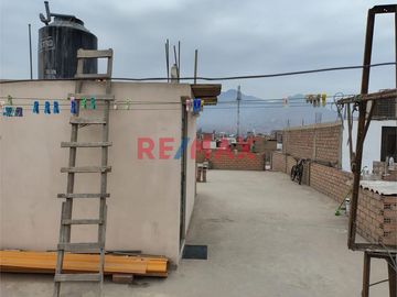 ¡Oportunidad única! Hermosa casa amoblada, de tres pisos ubicada en una zona estratégica del Distrito de Comas, cerca de Av. El Retablo y Av. Universi