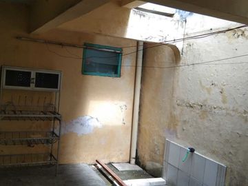 Dikontrakkan Rumah Jl. Nusantara Wisma Tropodo Strategis Dekat Surabaya