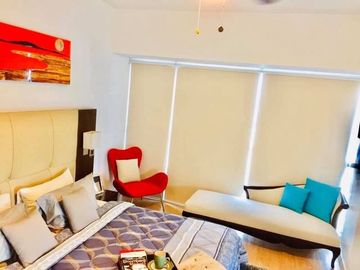 Condominium 3 Bedrooms: 3 Bedrooms Condo For Sale in One Shangri-La Place Ortigas Center, Mandaluyong City