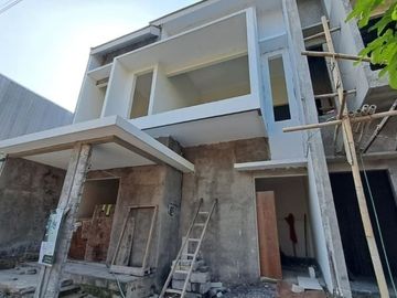 RUMAH 2 LANTAI MEWAH HARGA MURAH DI MLATI SLEMAN