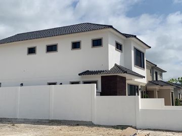 VENTA DE CASA EN PORTO ALEGRE VIA A  LA COSTA