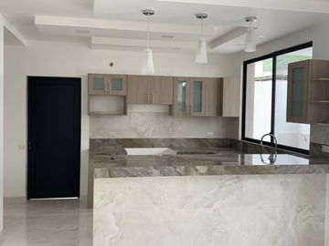 VENTA DE CASA EN PORTO ALEGRE VIA A  LA COSTA