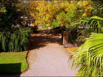 VILLA ALLENDE-COUNTRY LA PALOMA- MAGNÍFICA- 4 Dorm-1 suite-3 Galerías-Pileta-