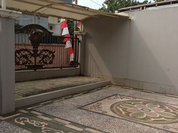 Rumah 2 lantai non komplek di depok 2