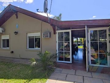 Casa con pileta - Barrio cerrado Altos de Matheu Escobar