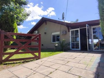 Casa con pileta - Barrio cerrado Altos de Matheu Escobar