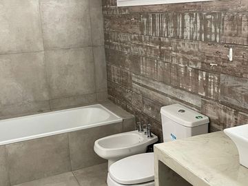 Casa en Venta. 4 ambientes, suite. Piscina, parrilla. Barrio El Canton Islas.
