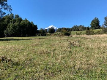 Pucon-Los Riscos- Parcela con vista al lago y volcan