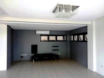 Three Storey with Five Bedrooms House and Lot for Sale in H