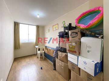 Este departamento en venta en el proyecto Festiva ofrece una distribución cómoda, 👀 vista externa hacia la calle y está rodeado de 🌳 áreas verdes. Se