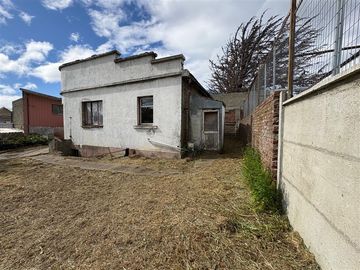 Terreno en venta con 2 casas en Punta Arenas