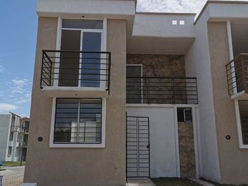 CASAS EN VENTA EN IXTAPA CERCA DEL CUC