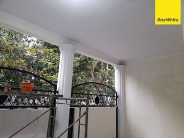Dijual Cepat Rumah SHM Lokasi di Kebraon Manis Barat Surabaya