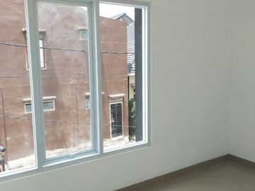 Rumah murah siap huni 2 lantai di Buahbatu