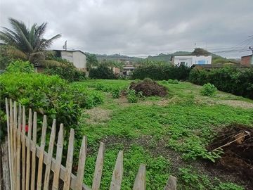 Las Tunas: Se Vende Terreno para Construcción en Zona Rural, Cerca del Mar y Frente al río en Las Tunas
