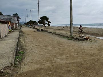Las Tunas: Se Vende Terreno para Construcción en Zona Rural, Cerca del Mar y Frente al río en Las Tunas