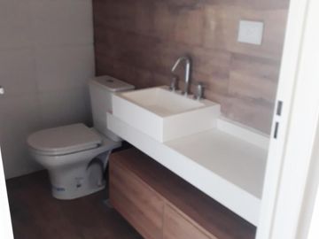 Piso de categoría en Lanusita, 4 amb. con cochera. Edificio con PISCINA, SUM Y SOLARIUM. REBAJADO