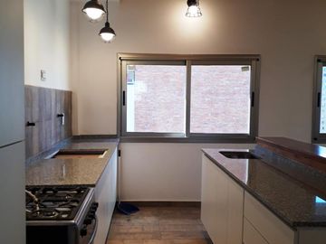 Piso de categoría en Lanusita, 4 amb. con cochera. Edificio con PISCINA, SUM Y SOLARIUM. REBAJADO