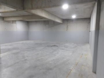 Piso de categoría en Lanusita, 4 amb. con cochera. Edificio con PISCINA, SUM Y SOLARIUM. REBAJADO