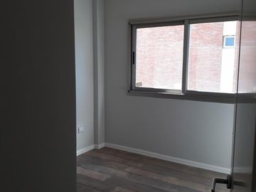 Piso de categoría en Lanusita, 4 amb. con cochera. Edificio con PISCINA, SUM Y SOLARIUM. REBAJADO