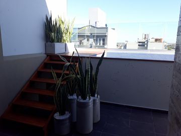 Piso de categoría en Lanusita, 4 amb. con cochera. Edificio con PISCINA, SUM Y SOLARIUM. REBAJADO