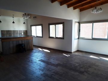 Piso de categoría en Lanusita, 4 amb. con cochera. Edificio con PISCINA, SUM Y SOLARIUM. REBAJADO