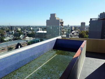 Piso de categoría en Lanusita, 4 amb. con cochera. Edificio con PISCINA, SUM Y SOLARIUM. REBAJADO