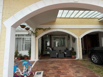 Venta de Casa en Floridablanca - Mediterrane La Toscana. Cod V8086
