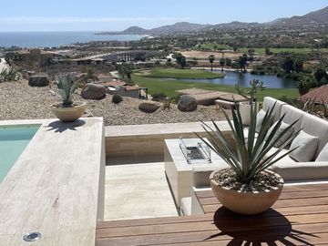 Villa con vista al mar,  jacuzzi, alberca, area de asador y  fogata, en residenc