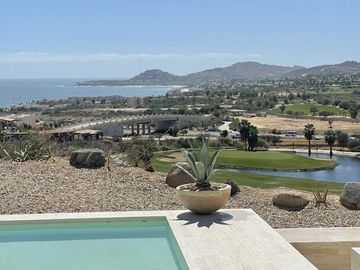 Villa con vista al mar,  jacuzzi, alberca, area de asador y  fogata, en residenc
