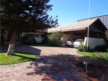¡OPORTUNIDAD! Destacable y Confortable propiedad en venta