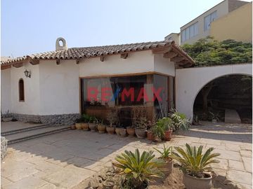 ¡OPORTUNIDAD DE INVERSIÓN EN LA MOLINA! VENTA DE CASA COMO TERRENO EN VENTA 1.175.33 M2.
SE ENCUENTRA UBICADO EN SOL DE LA MOLINA PRIMERA ETAPA – MIR