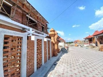 Hunian Limasan Modern Siap Bangun Dekat Candi Prambanan