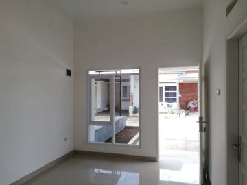 RUMAH CANTIK DI KOMPLEK BUMI PAKUSRAKAN NGAMPARH BANDUNG BARAT