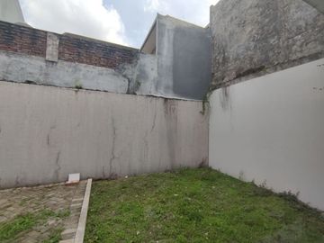 Rumah Greenwood Citraland Surabaya Barat Semi Furnished