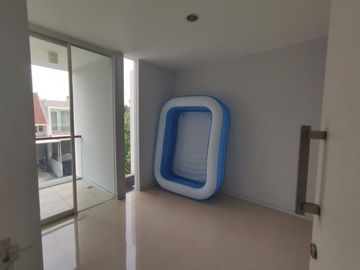 Rumah Greenwood Citraland Surabaya Barat Semi Furnished