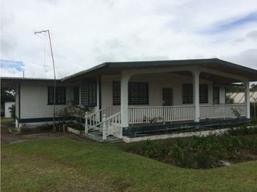 VENDO CASA EN TERRENO DE 2409M2 VOLCAN